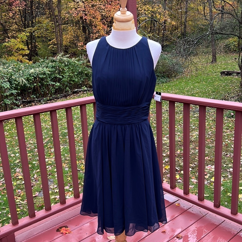 New! Lauren Ralph Lauren SZ 8, navy pleated chiffon like fabric evening dress.